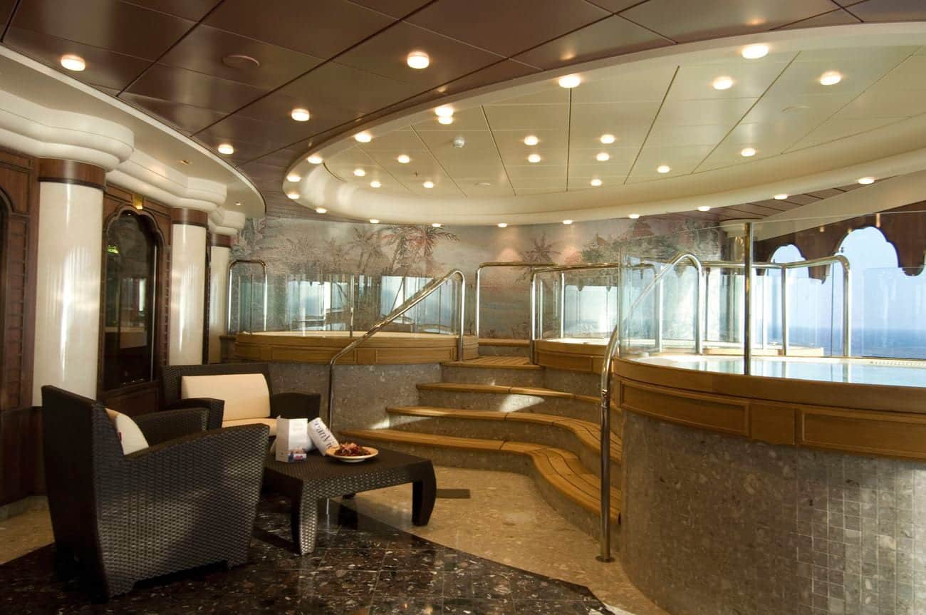 Aurea Spa thermal suite with whirlpools and sea views