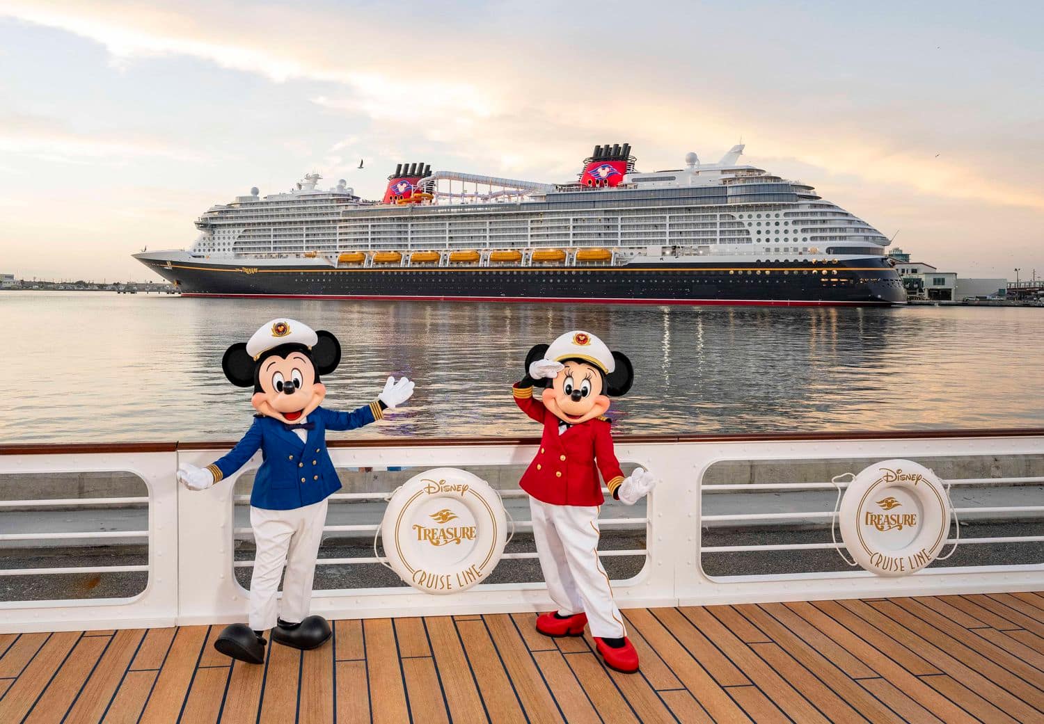 Mickey and Minnie with Disney Treasure backdrop