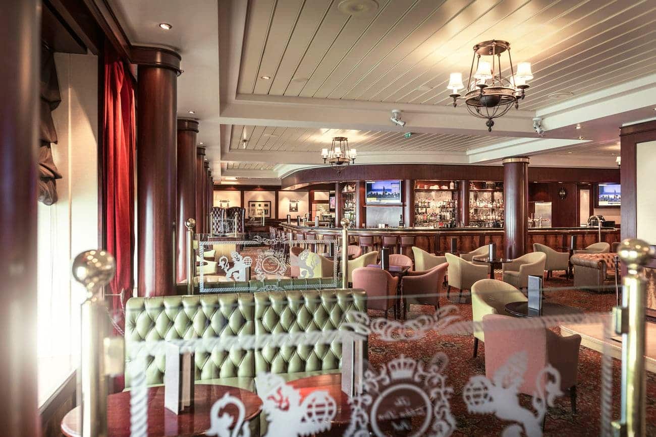Golden Lion Pub aboard Queen Mary 2 with British-style interior
