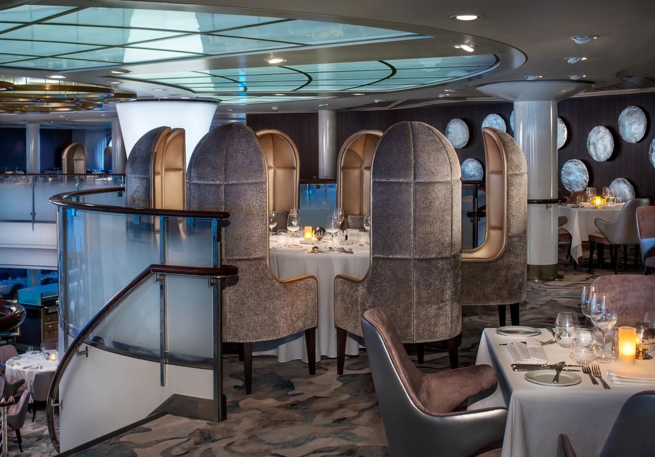 Metropolitan Restaurant main dining room seating