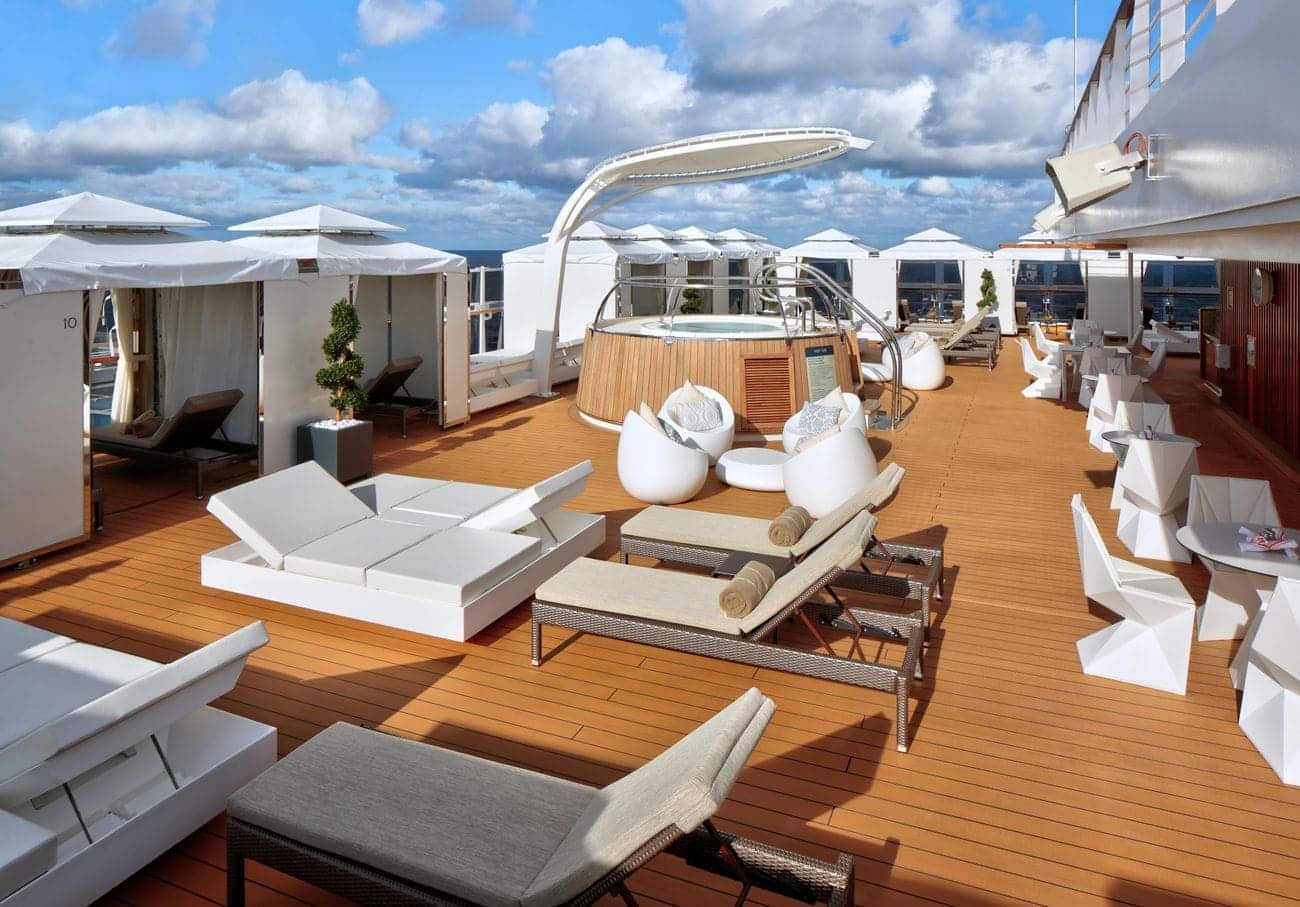 The Retreat cabanas and whirlpool deck on Rotterdam