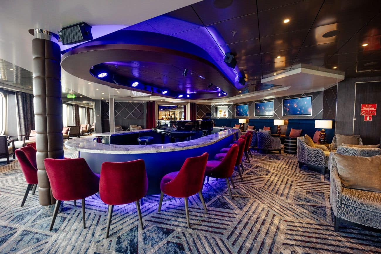 Piano Bar lounge on Volendam cruise ship
