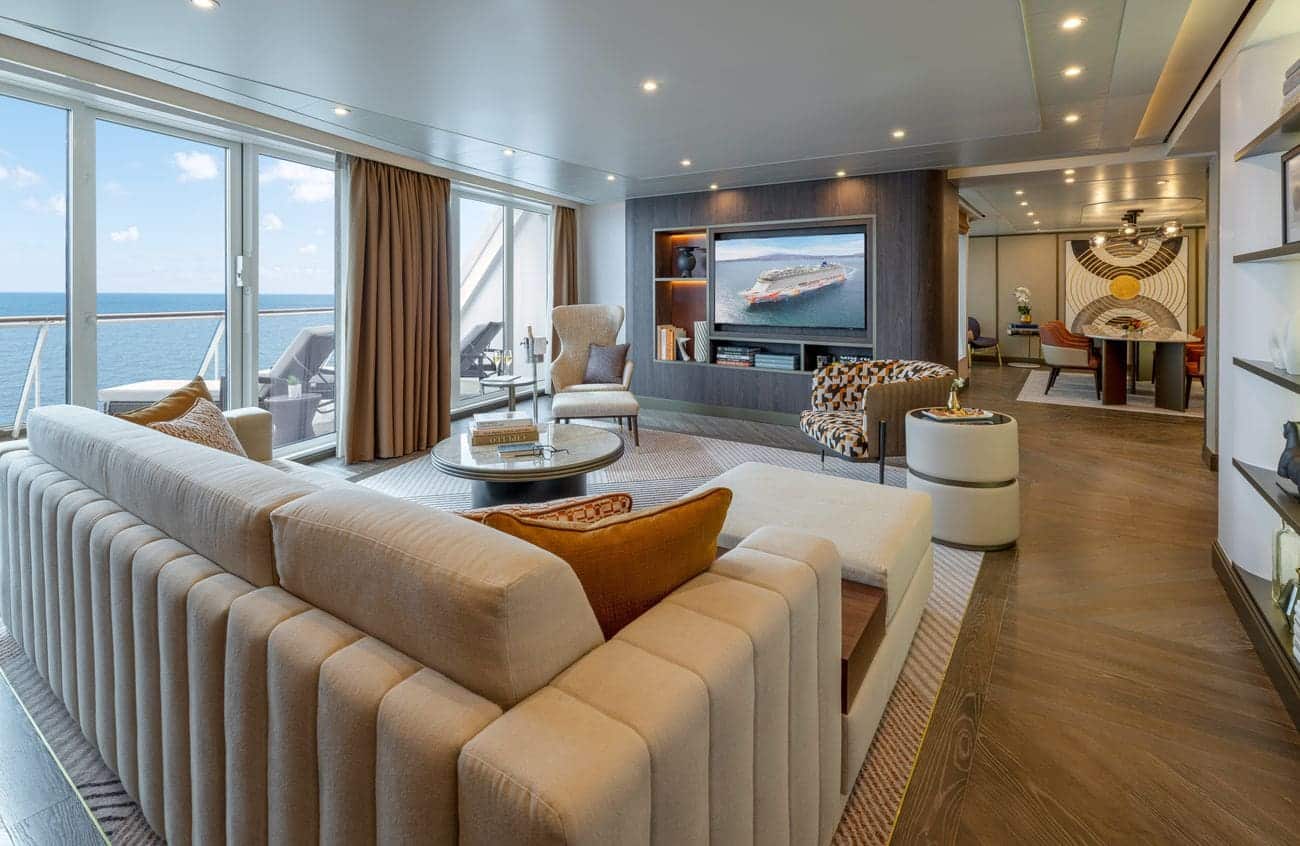 Haven Premier Owner’s Suite living room with balcony and ocean view