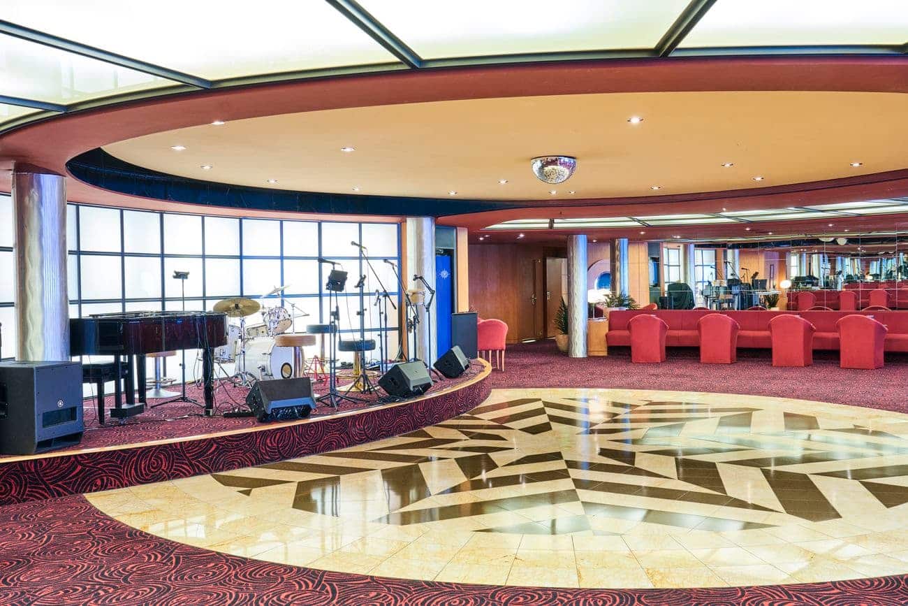 Bar del Duomo lounge with stage and seating