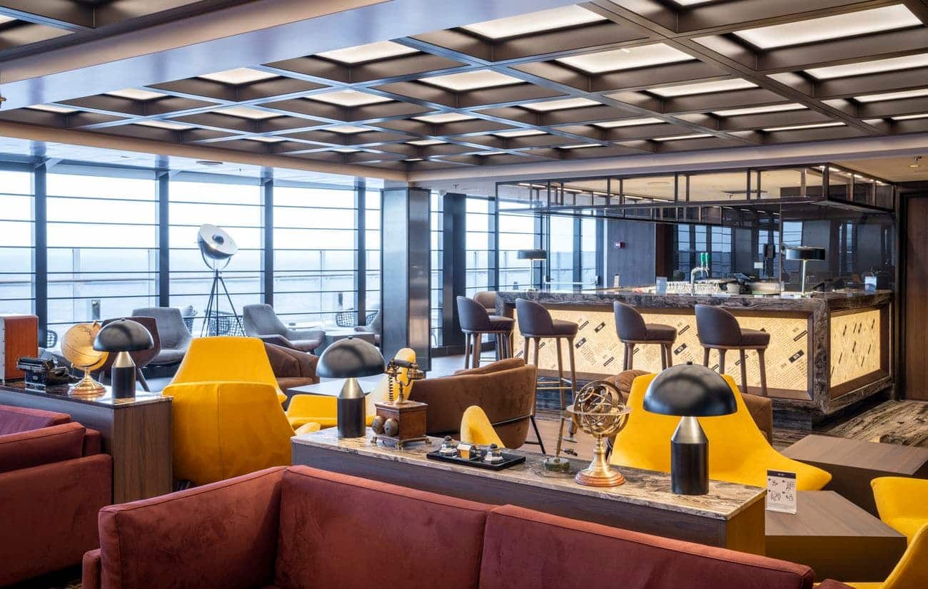 Brooklyn Café lounge with panoramic windows