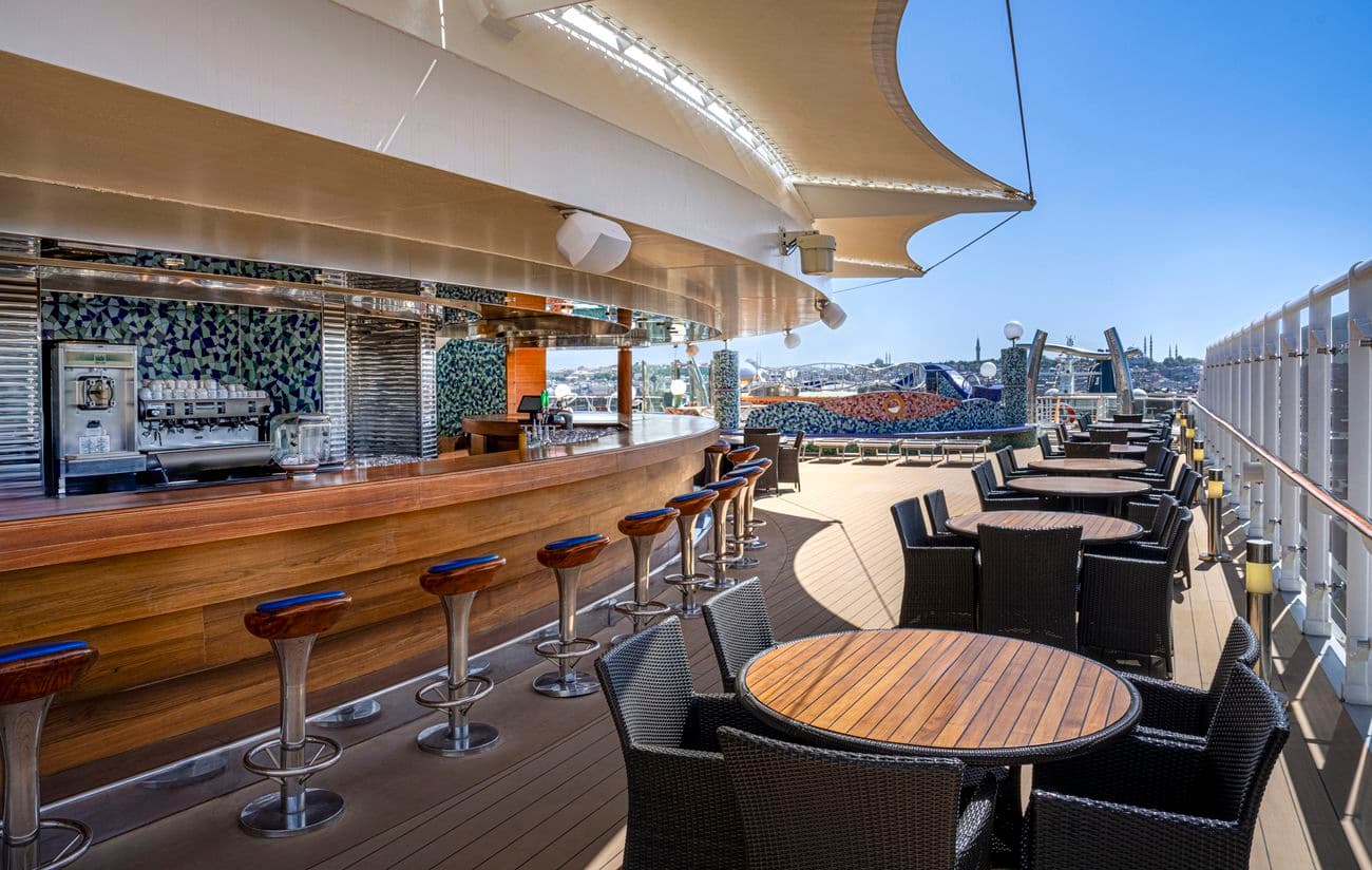Open-air Movida Bar on MSC Splendida