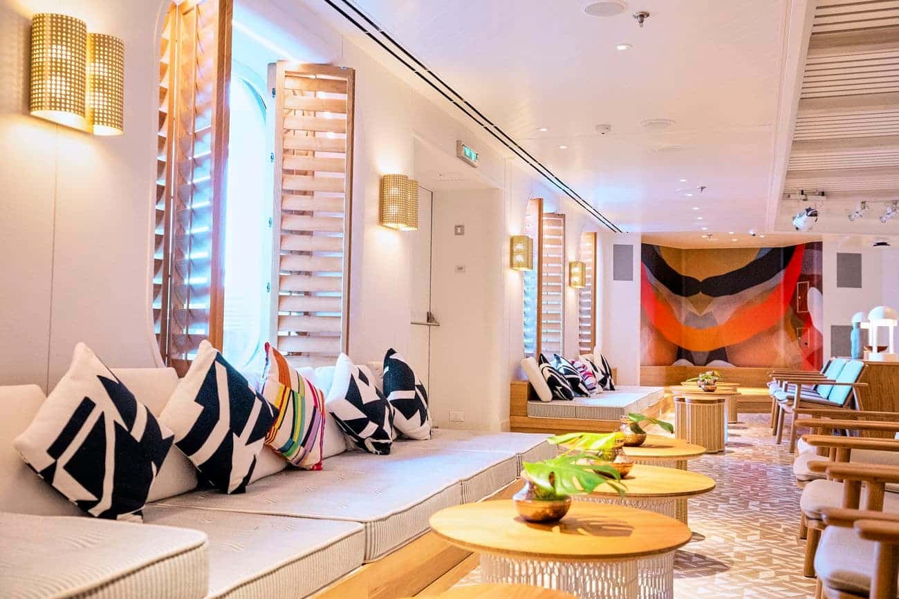 The Dock House lounge on Valiant Lady