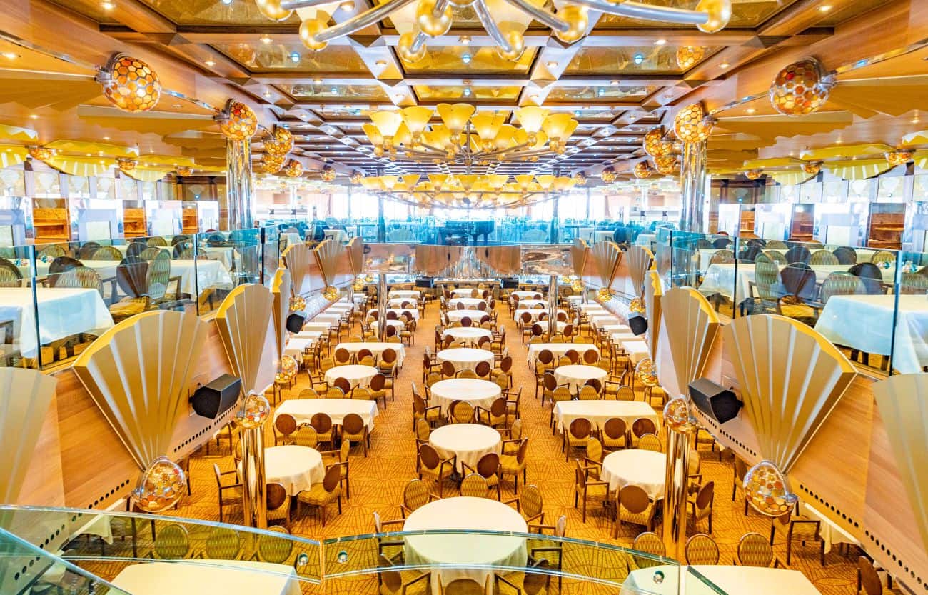Vela Main Dining Room with elegant décor and seating
