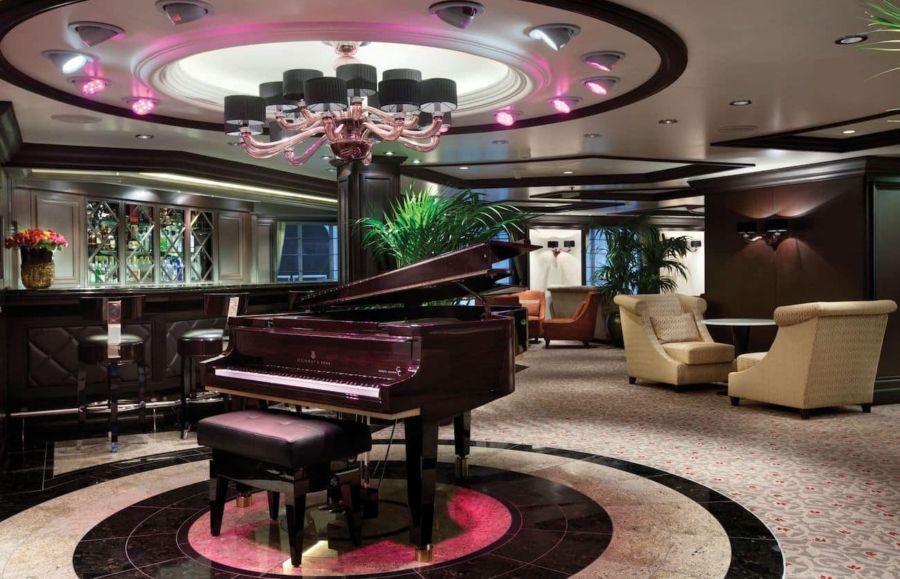 Oceania Riviera Martinis lounge with grand piano