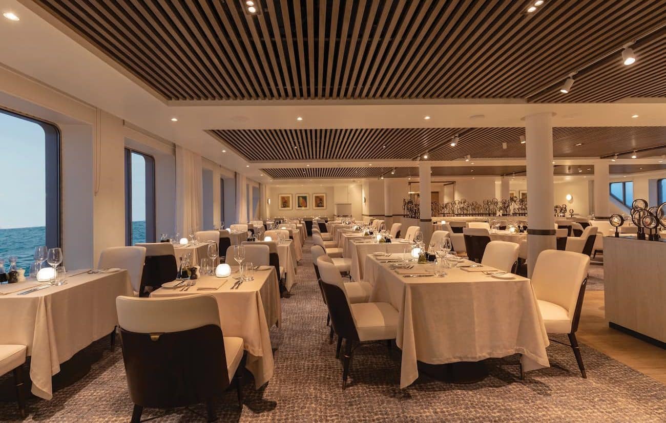 Silver Origin The Restaurant dining room