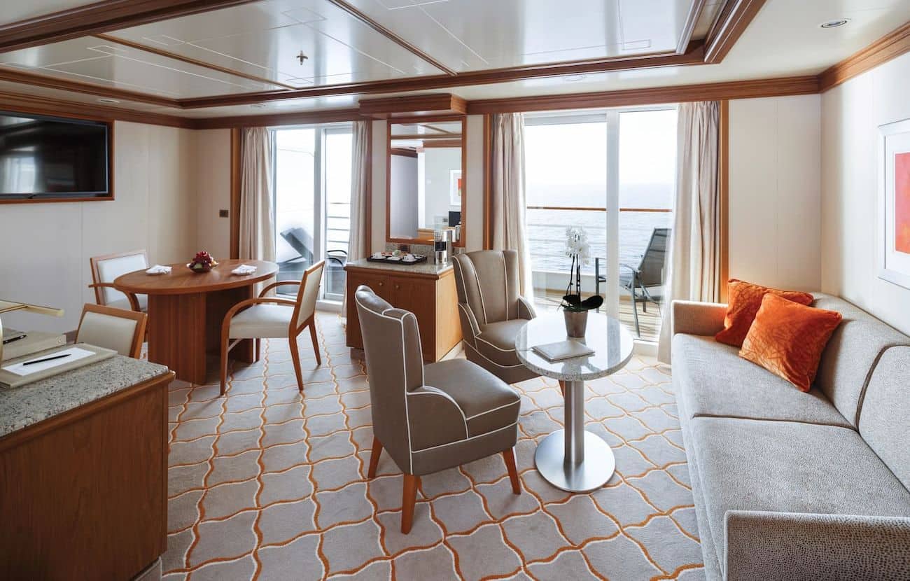 Silver Spirit Silver Suite Living Room seating