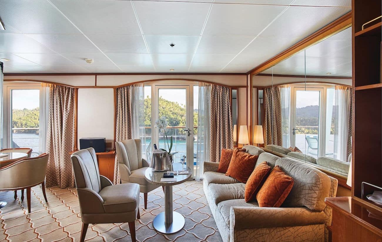 Silver Wind Silver Suite living room