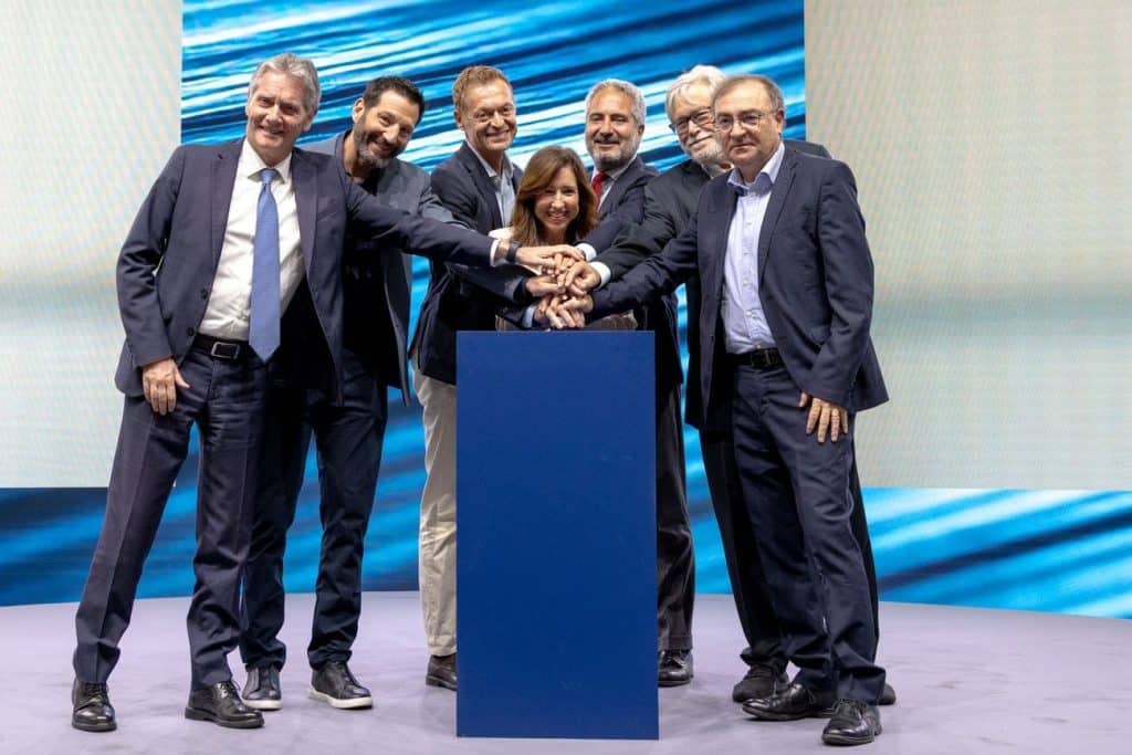 Carnival Cruise Line and Fincantieri representatives at the Carnival Destiny steel-cutting ceremony