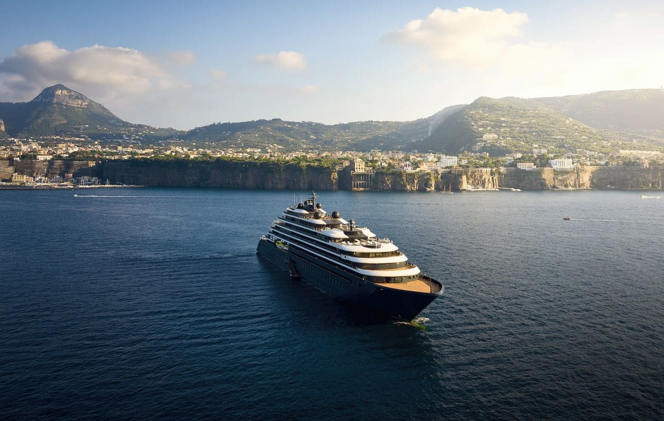 Evrima sailing off the Sorrento coastline in Italy